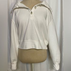 Abercrombie and Fitch white crop pullover Size small